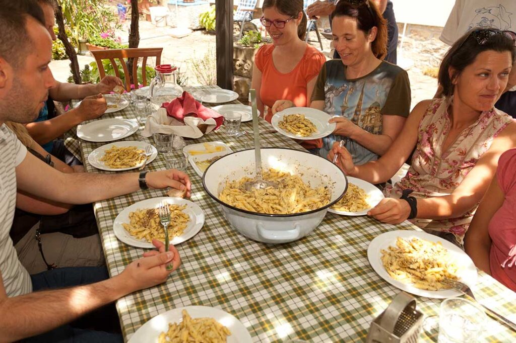 Truffles: Hunting, Cooking and Tasting