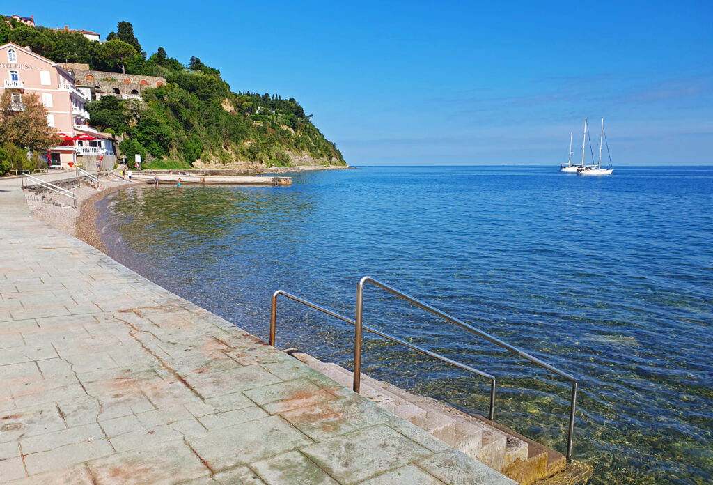 Fiesa Beach Slovenia, beaches in Piran, scuba-diving point