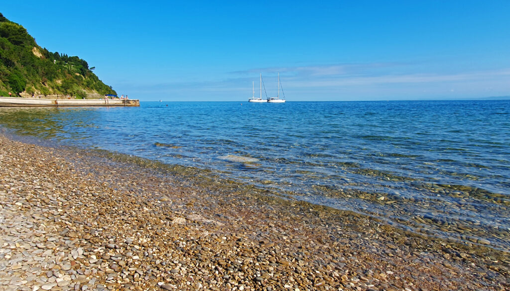 Fiesa Beach Slovenia, beaches in Piran, scuba-diving point