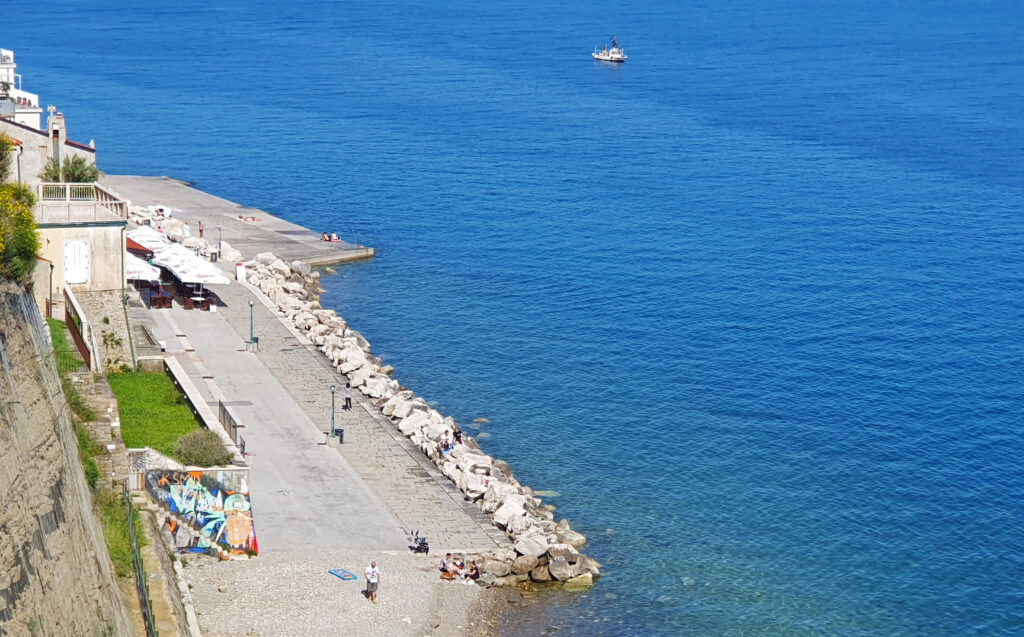 Piran Slovenia Beaches : The beach under the church wall