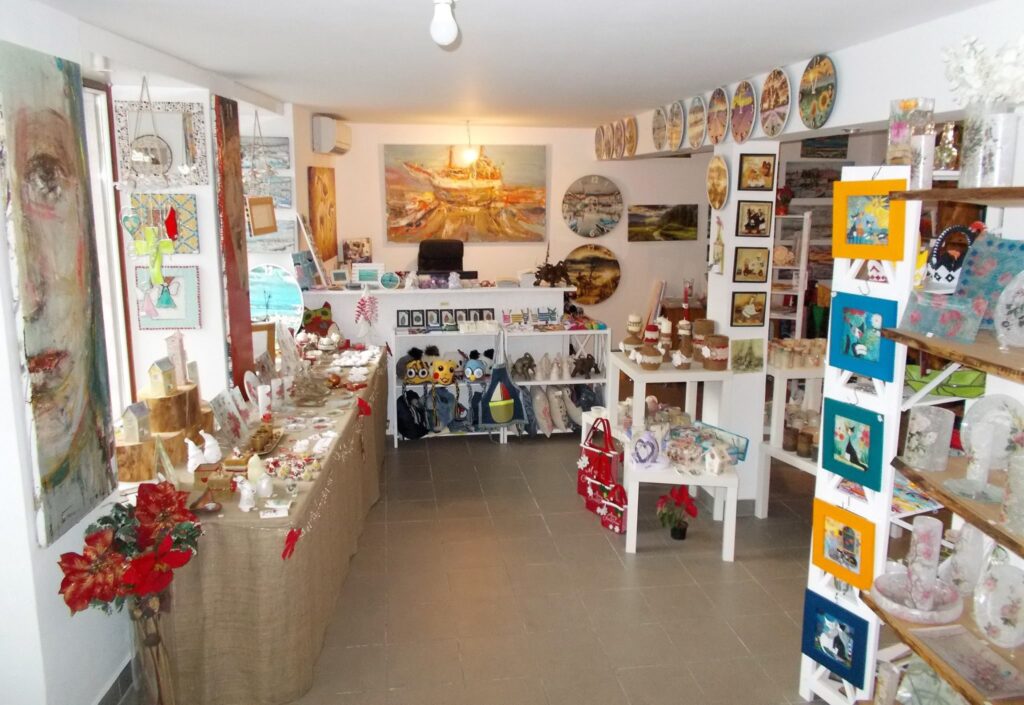 Izola shopping, creations made by Slovenian artist