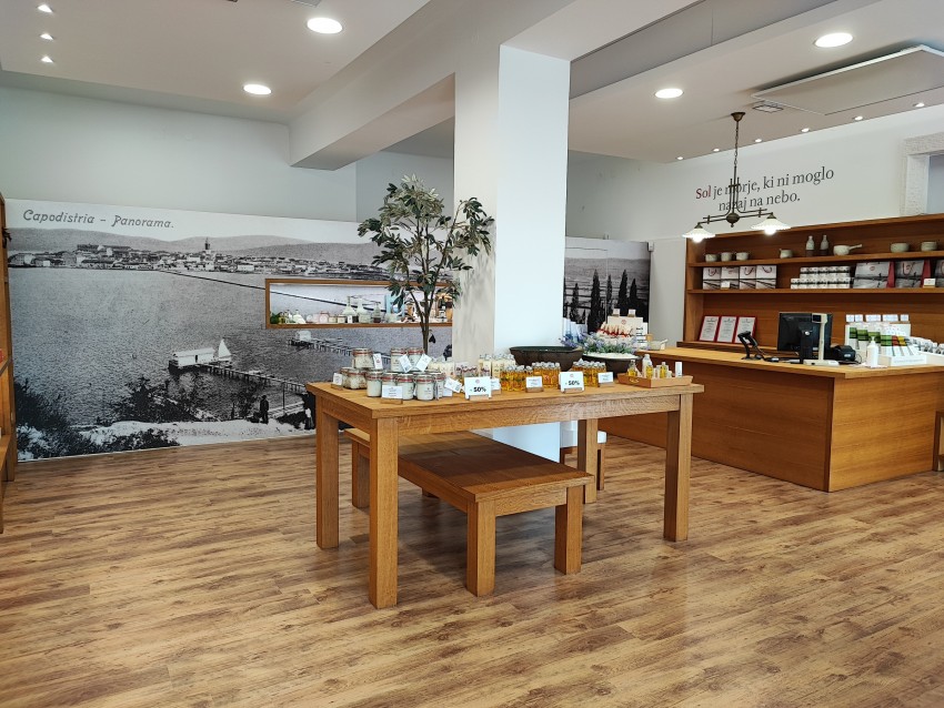 Piran Salt Products like cosmetics, herbs, chocolate. Shops in Koper, Piran and Portorož. 